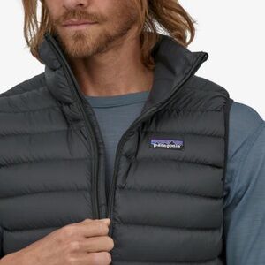 Patagonia Mens Down vest in Charcoal gray size Medium